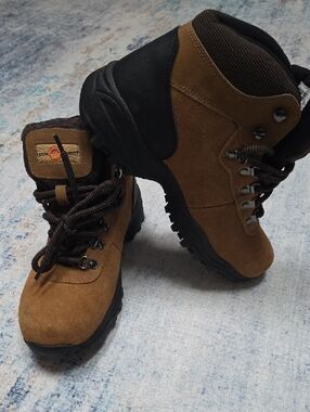 Earth Spirit Suede Lace-Up Brown Hiking Boots